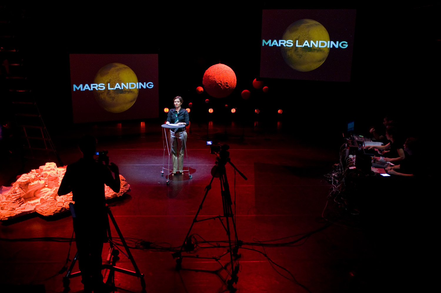 Mars Landing by Andrea Bozic in collaboration with Julia Willms